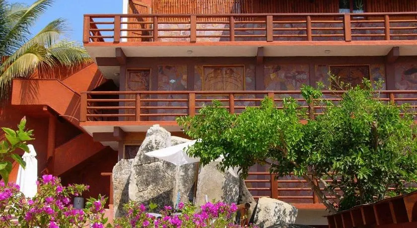 Hotel Paradise Lagoon - Image 1