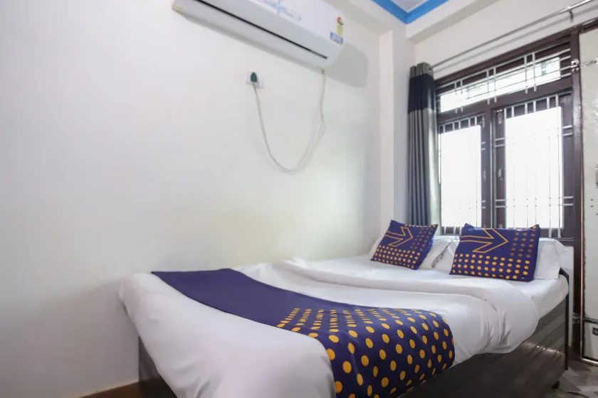 SPOT ON 64084 Hotel Mihir Palace - Image 1