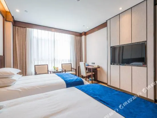 Phoenix International Hotel - Image 1