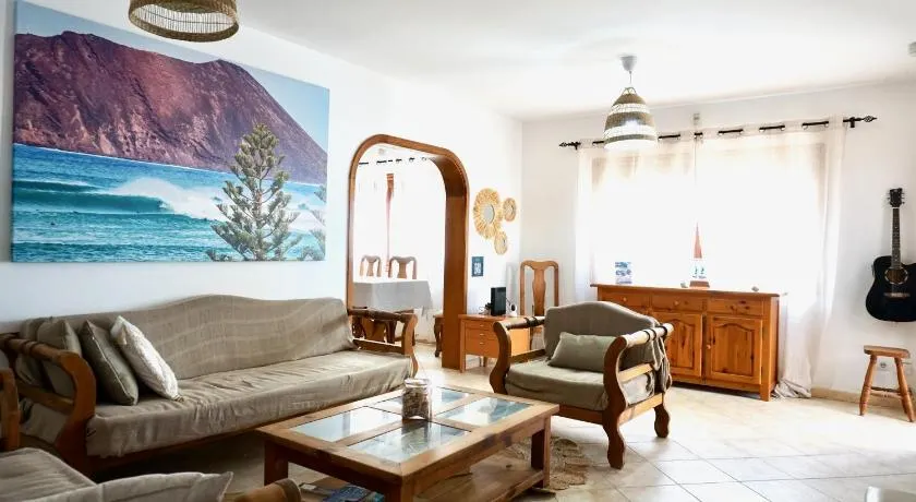 Pura Vida Surf House - Image 1