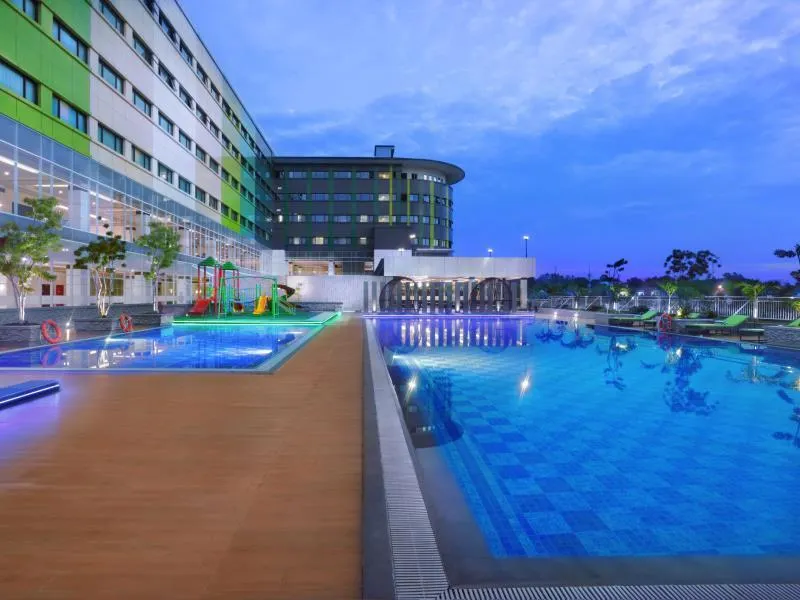 CK Tanjungpinang Hotel and Convention Centre - Image 1