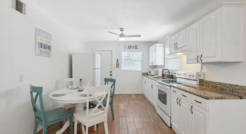 Clearwater 2BR Home Private Yard, Hammock & Grill 10 Min to Beach - Image 1