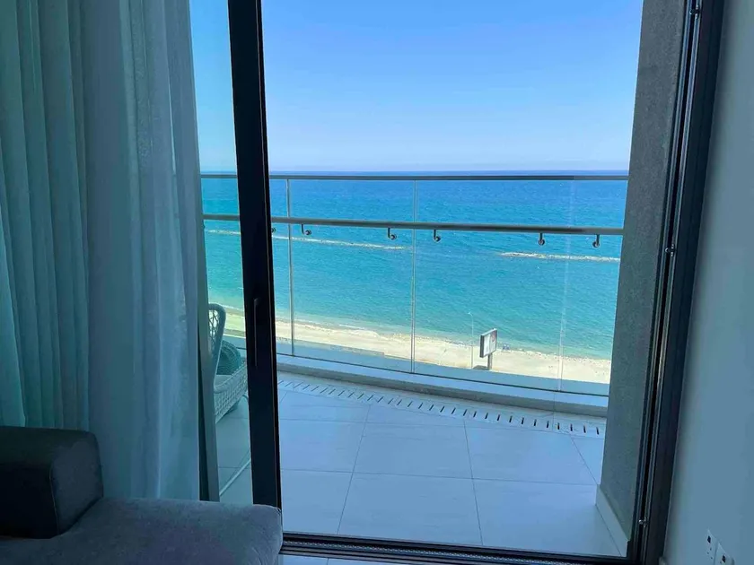 Del Mar Beachfront Boutique Residence - Image 1