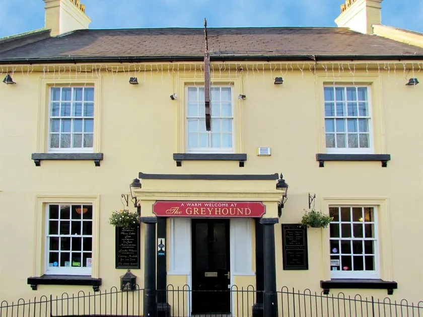 The Greyhound Wigginton - Image 1