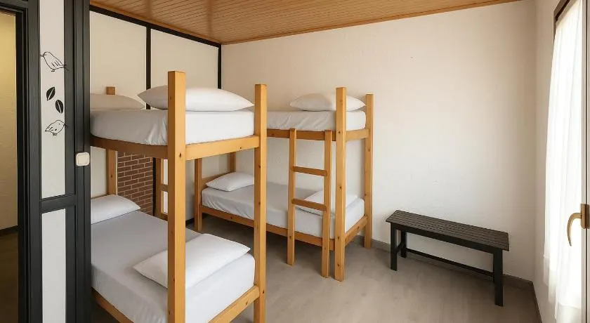 Albergue Tritón - Villanúa - Image 1