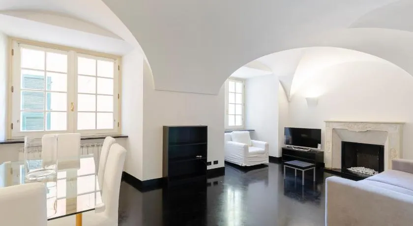 JOIVY Perfect Central Flat with Parking - Image 1
