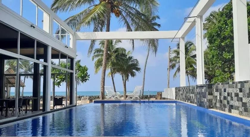 Saara Beach Hotel - Image 1