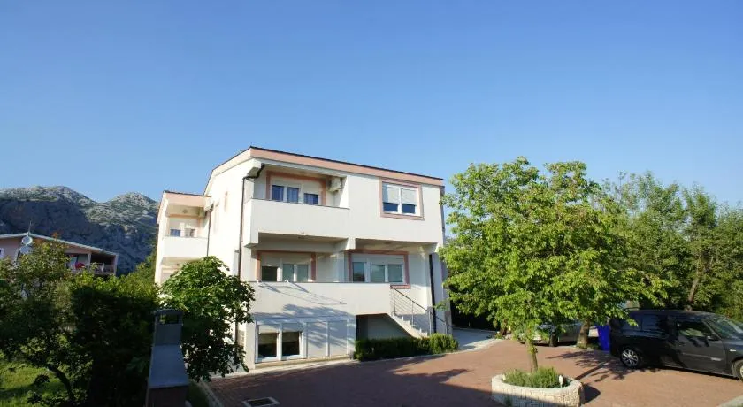 Argyruntum Apartments - Image 1