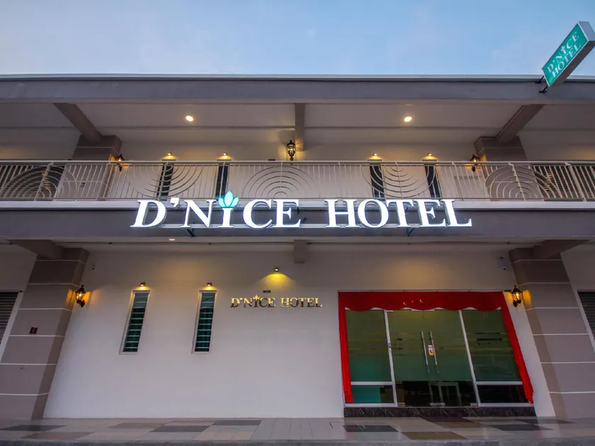 D Nice Hotel - Image 1