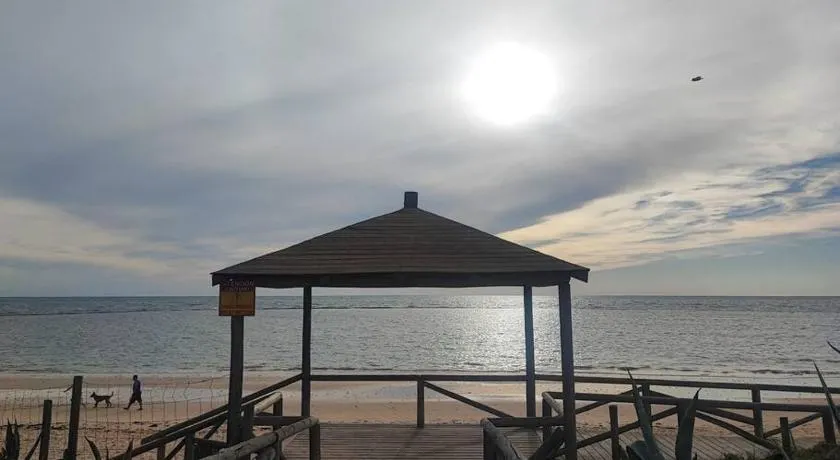 Precioso bajo muy grande a 200 metros de playa - Image 1
