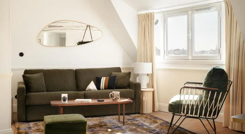 My Maison In Paris - Louvre - Image 1