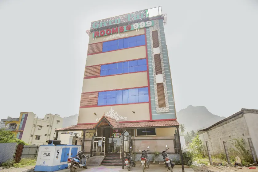 Hotel O Green Park - Image 1