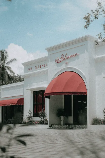 Van Bloemen 1881 Resort - Image 1