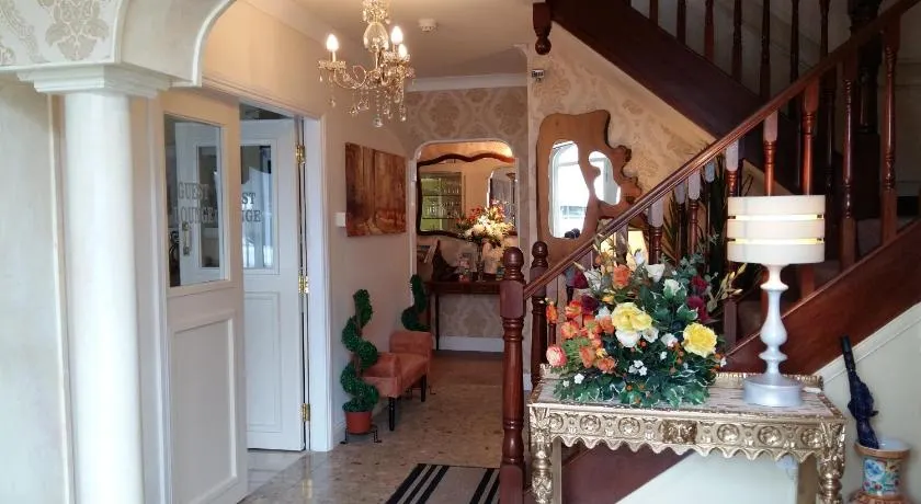 Abacus Guesthouse - Image 1