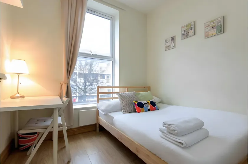 Portobello Rooms by PrimeCityHosts - Image 1