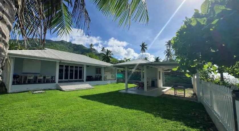 3BR Beachfront Villa Steps from the Lagoon - Image 1