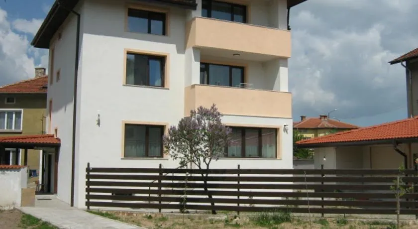 Khan Krum House & Apartments for rent - Image 1
