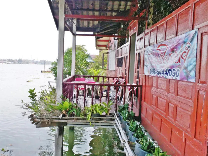 Baan Bon Homestay Amphawa - Image 1