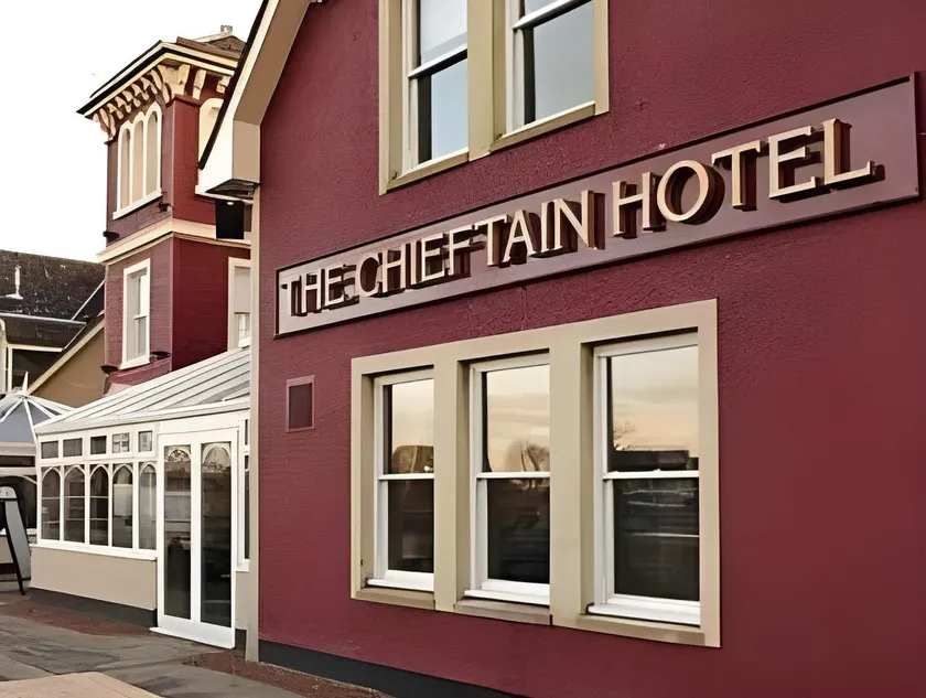 Chieftain Hotel - Image 1
