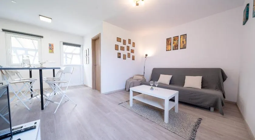 Tisza-lak Apartmanházak - Image 1