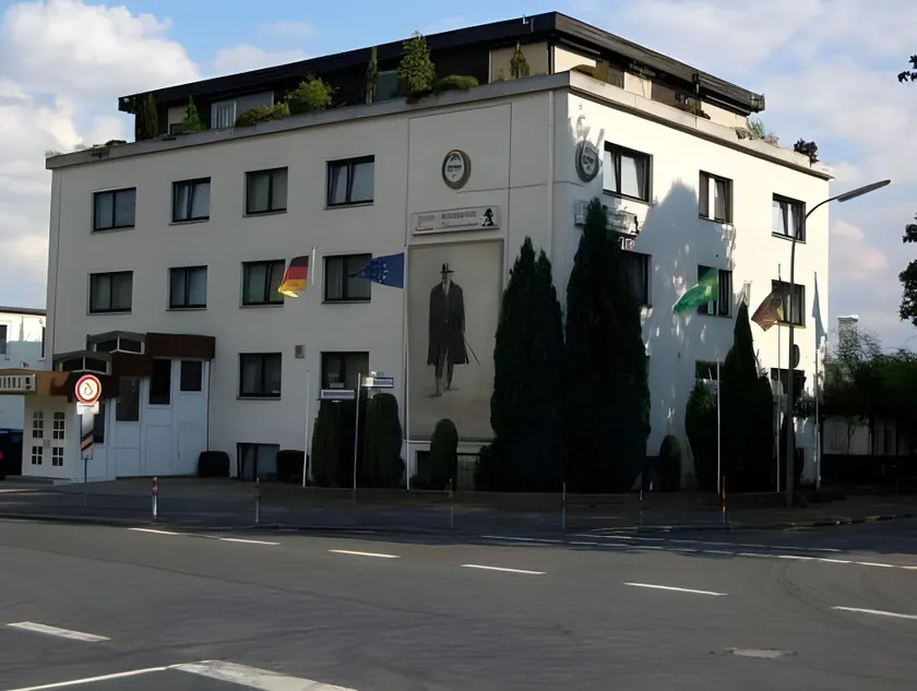 Hotel Zum Stresemann - Image 1