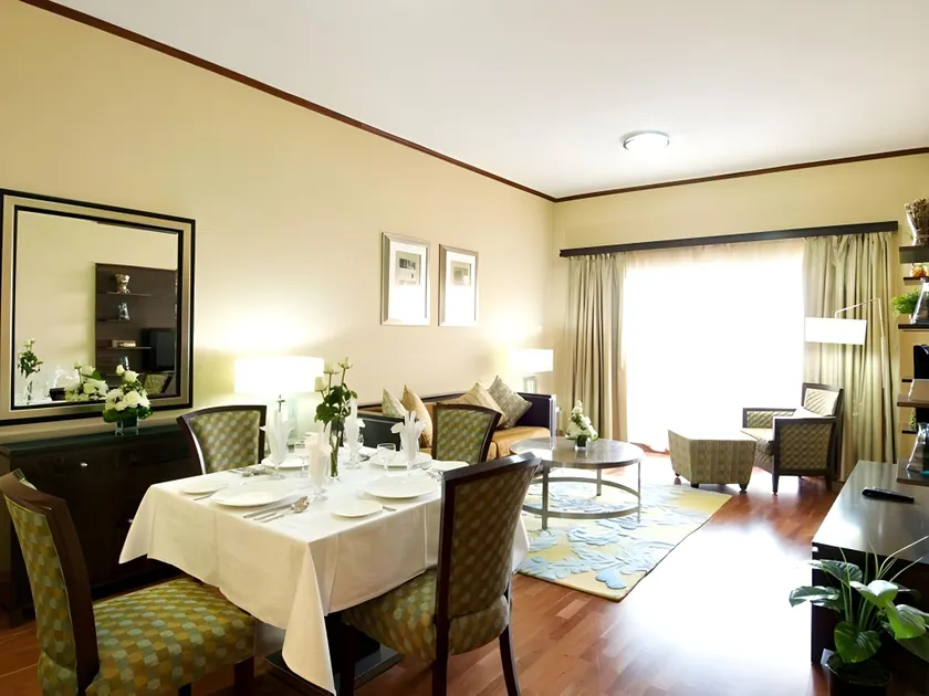 Chelsea Gardens Hotel Apartment - Image 1