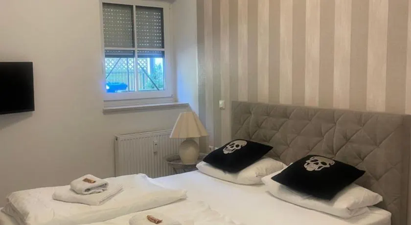 Suite 2 - Image 1