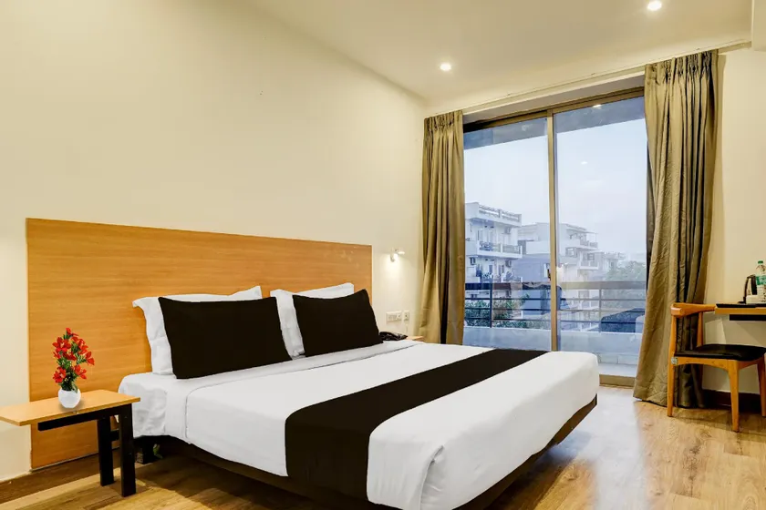 Townhouse Sector 39 Gurgaon - Image 1
