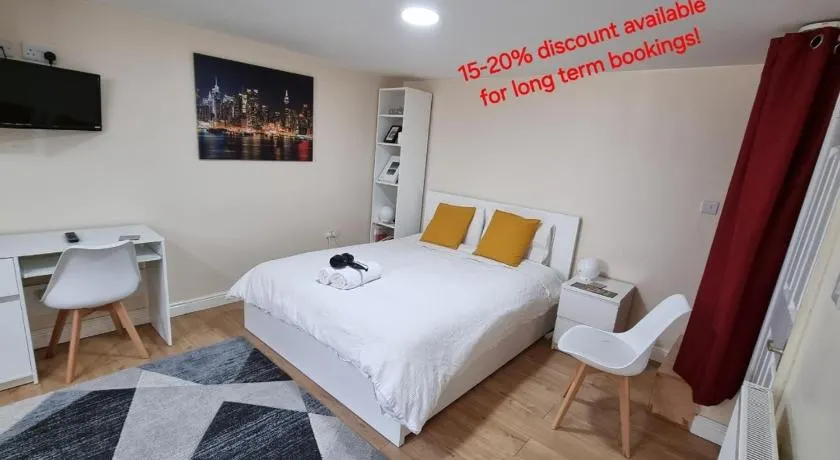 Lovely studio-flat with free parking, free WiFi. - Image 1