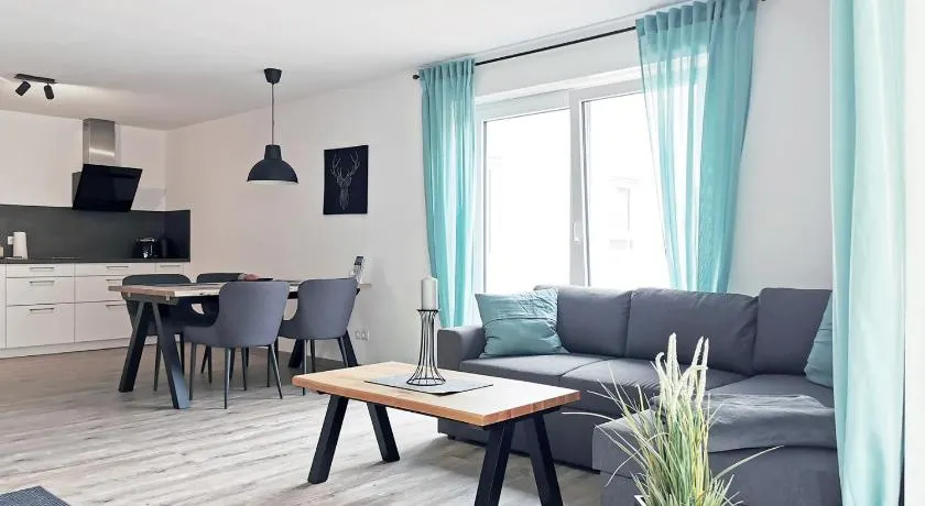 Merveilleux appartement adapté aux familles avec internet haut débit, terrasse et jardin | Vue ville - Image 1