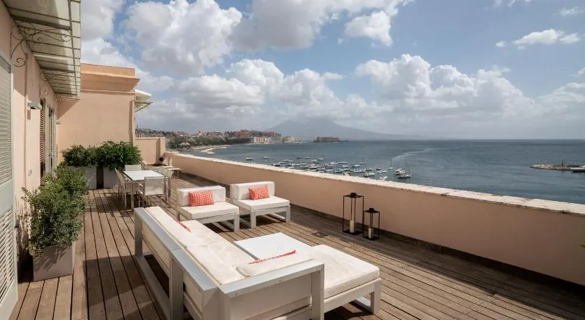 Caracciolo 13 Rooftop & Suites - Image 1