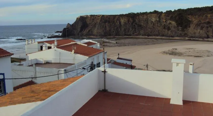 Odeceixe Beach Apartments - Image 1