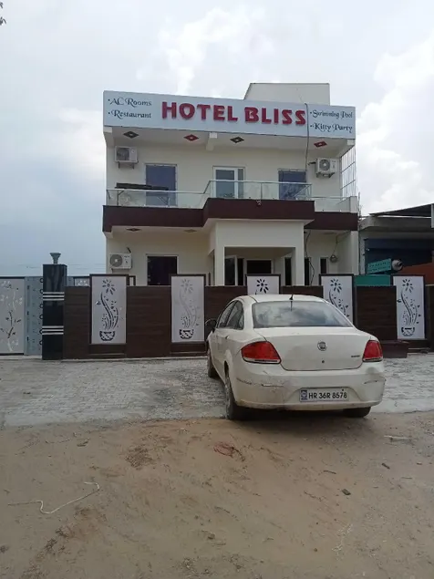 Hotel O Bliss - Image 1