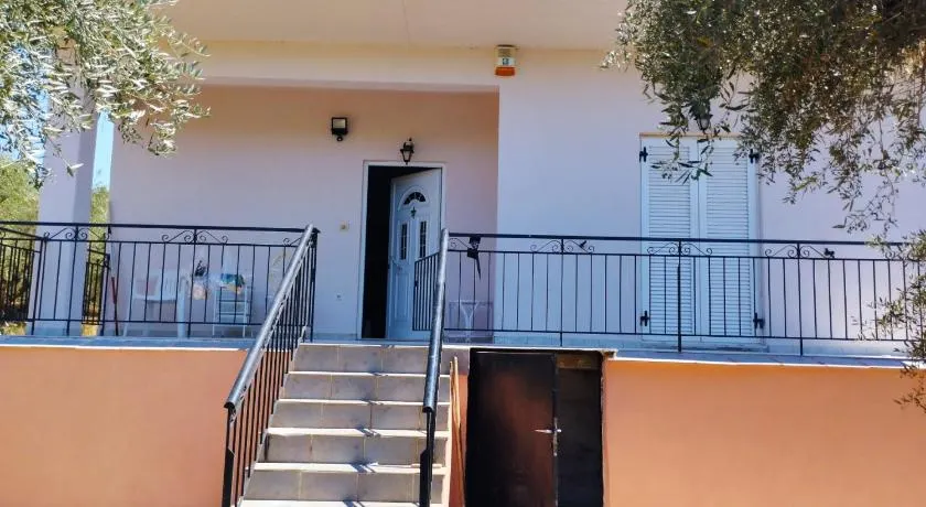 Ilektras Haus - Image 1