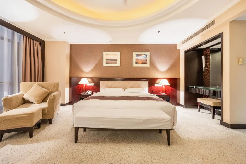 Tianyi Commercial Hotel - Image 1