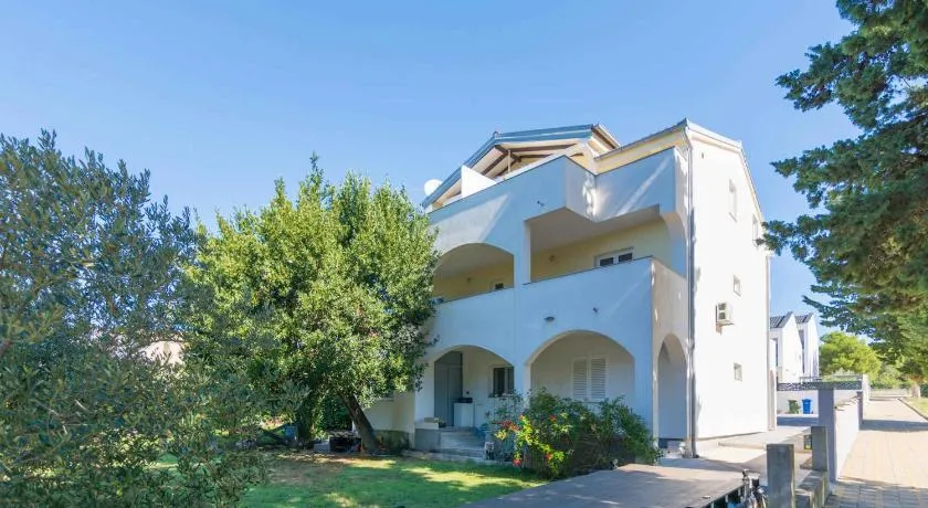 Apartments in Biograd na Moru 8169 - Image 1