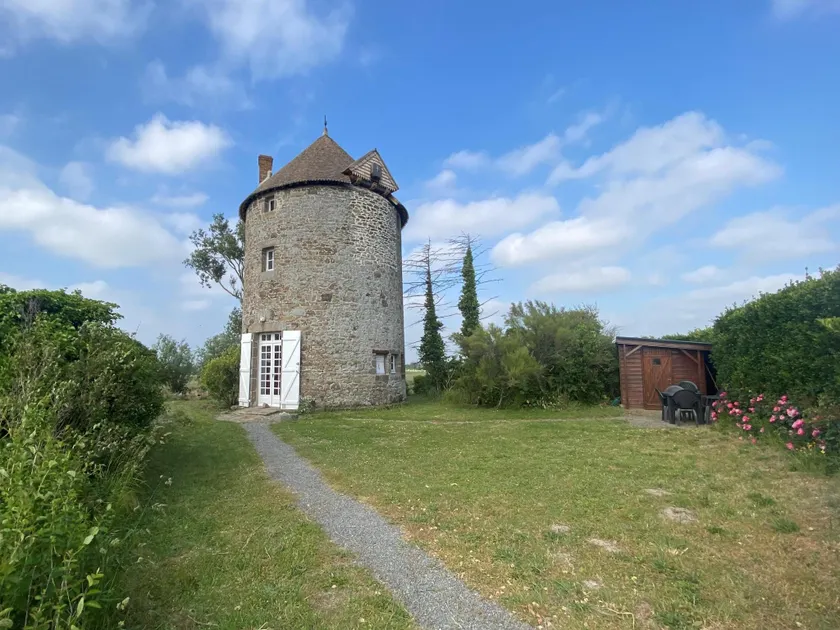 Moulin près de Mont Saint Michel - Image 1