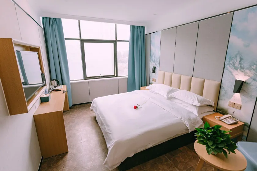 Qingmu Hotel (CR Suguo Store, Yushan West Road, Ma'anshan) - Image 1