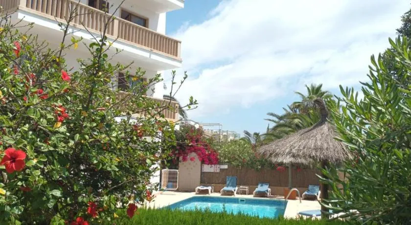 Apartamentos Can Salas - Image 1