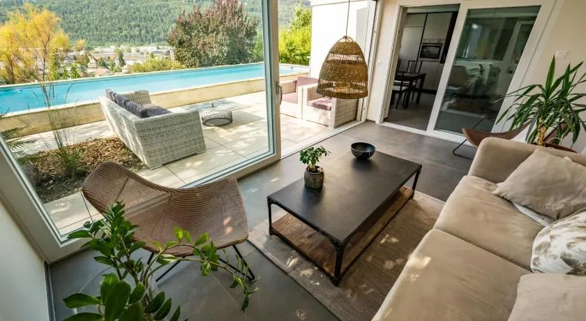 Brand New Apartment with Pool and Amazing View - Image 1