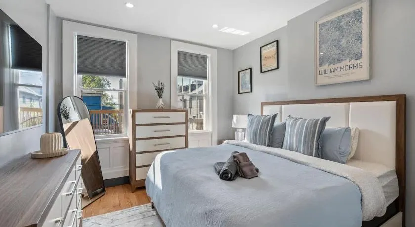 Luxury and Modern Apt with Patio only 10 Min to Times Square - Image 1