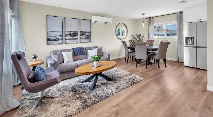 Tower 9 Oceanside, 1BD Boutique Retreat, Steps from the Beach, Sleeps 4 - Image 1