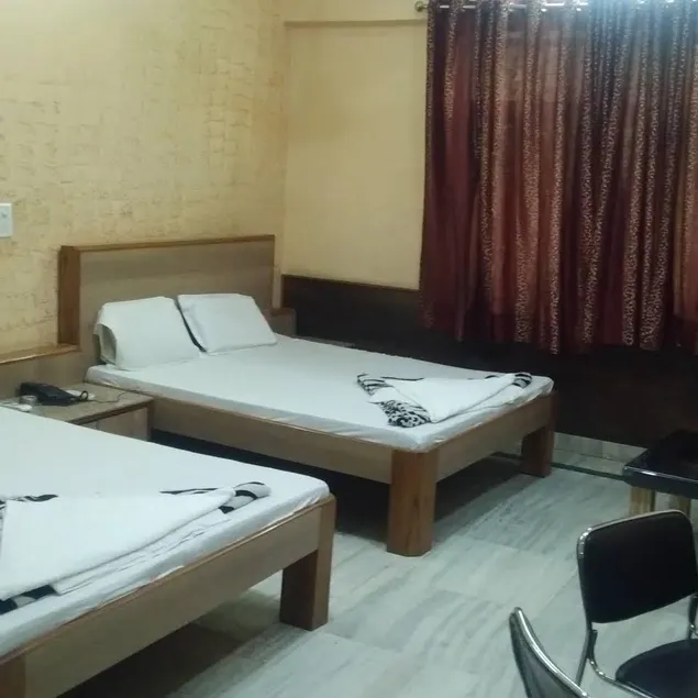Hotel Nirmal Palace - Image 1