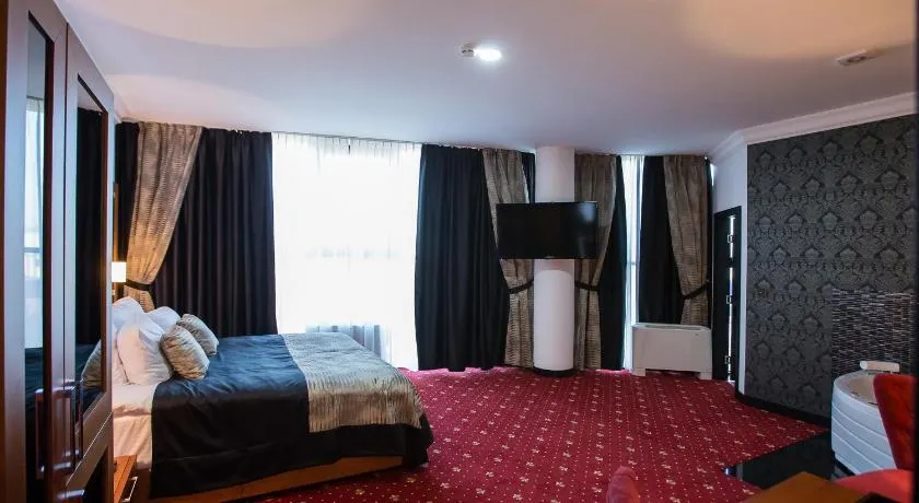 Hotel Exclusive President - Image 1