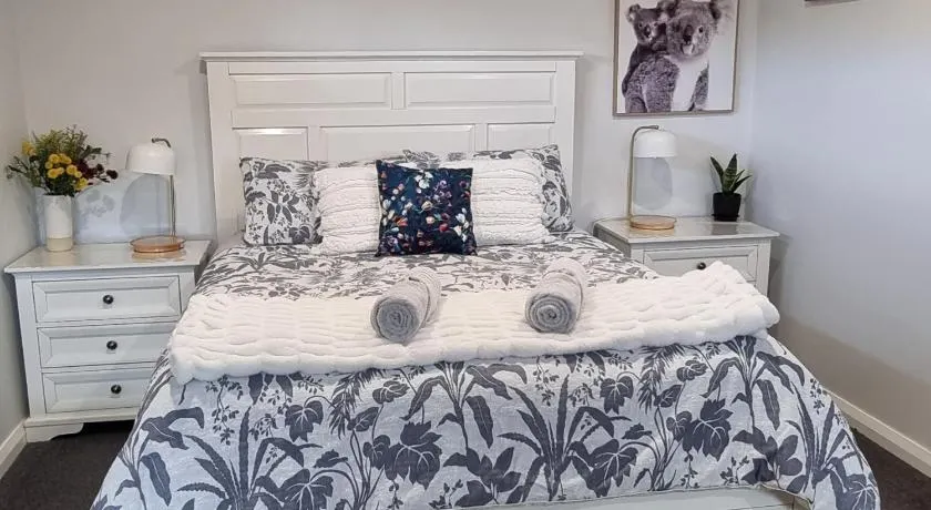 Kadi House - Unit 2 - Image 1