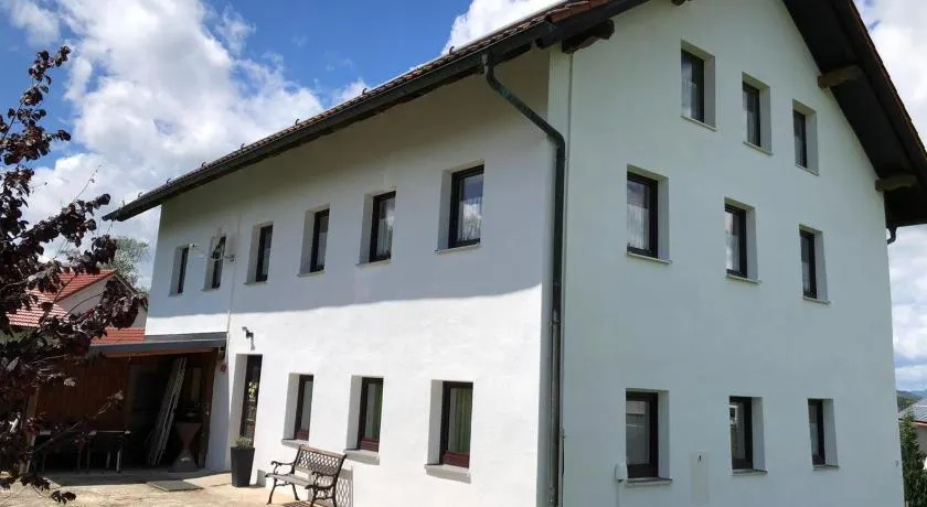 Bauernhaus Auberg ganzes Haus, günstig, geräumig und schlicht! - Image 1