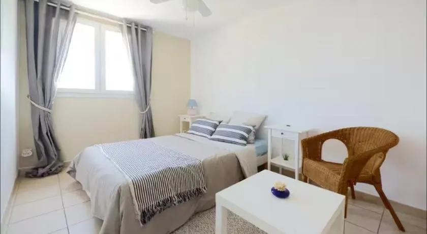 Jolie Chambre chaleureuse - Image 1