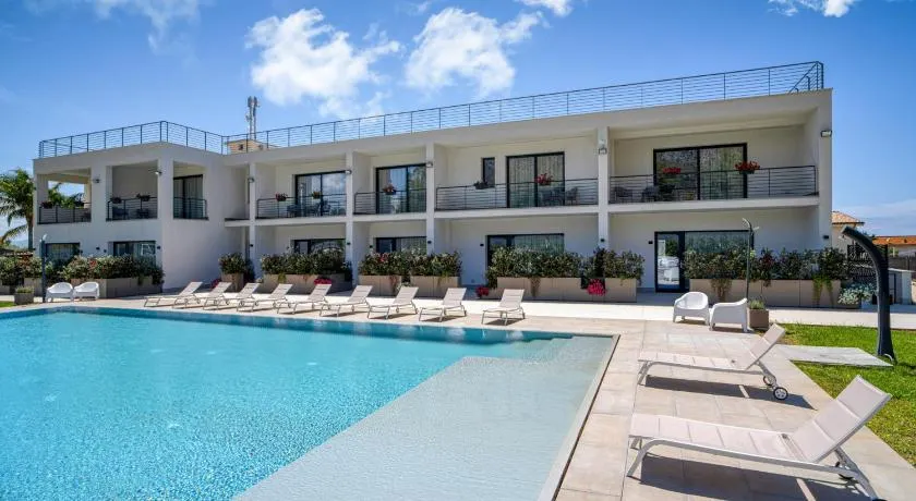 Ella Suites Apartments - Image 1
