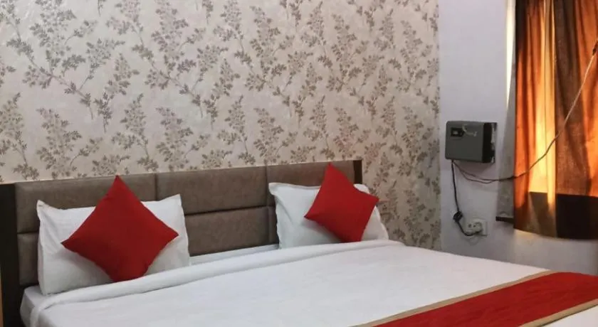 Hotel Sasa Paradise - Image 1