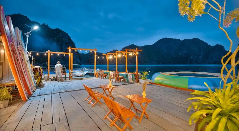 Cat Ba Fishing Village Bay House - Image 1